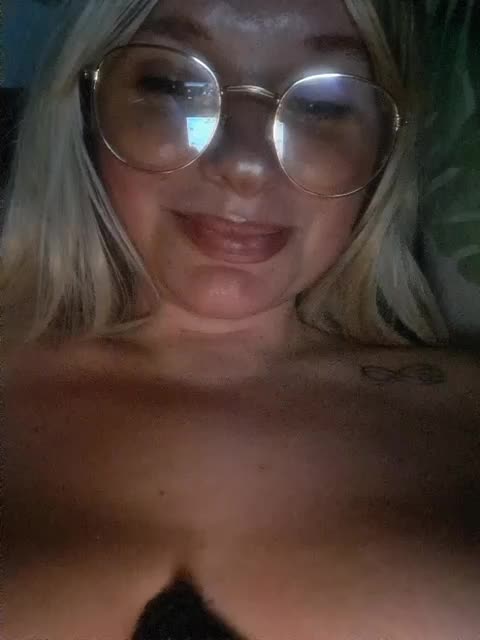 Merry-go-round1 Cam Model Chat October 11, 2025