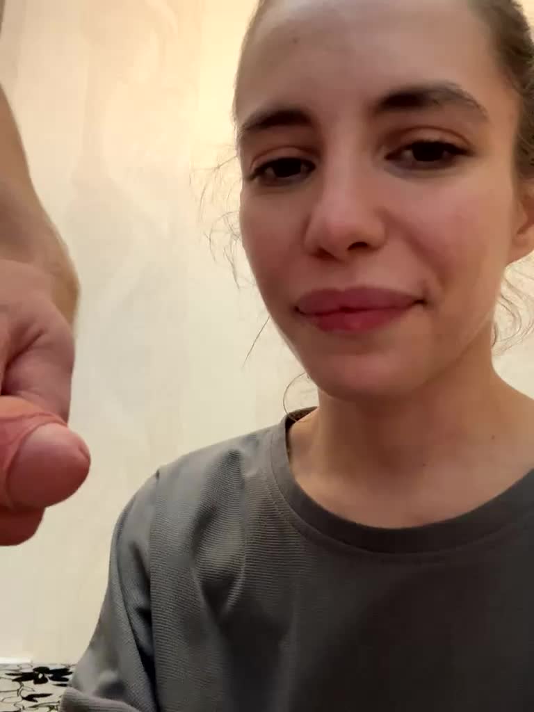 Buzzyd Cam Model Chat October 11, 2025