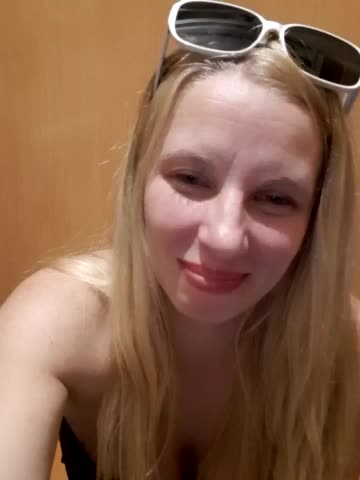 -nelya- Cam Model Chat October 11, 2025