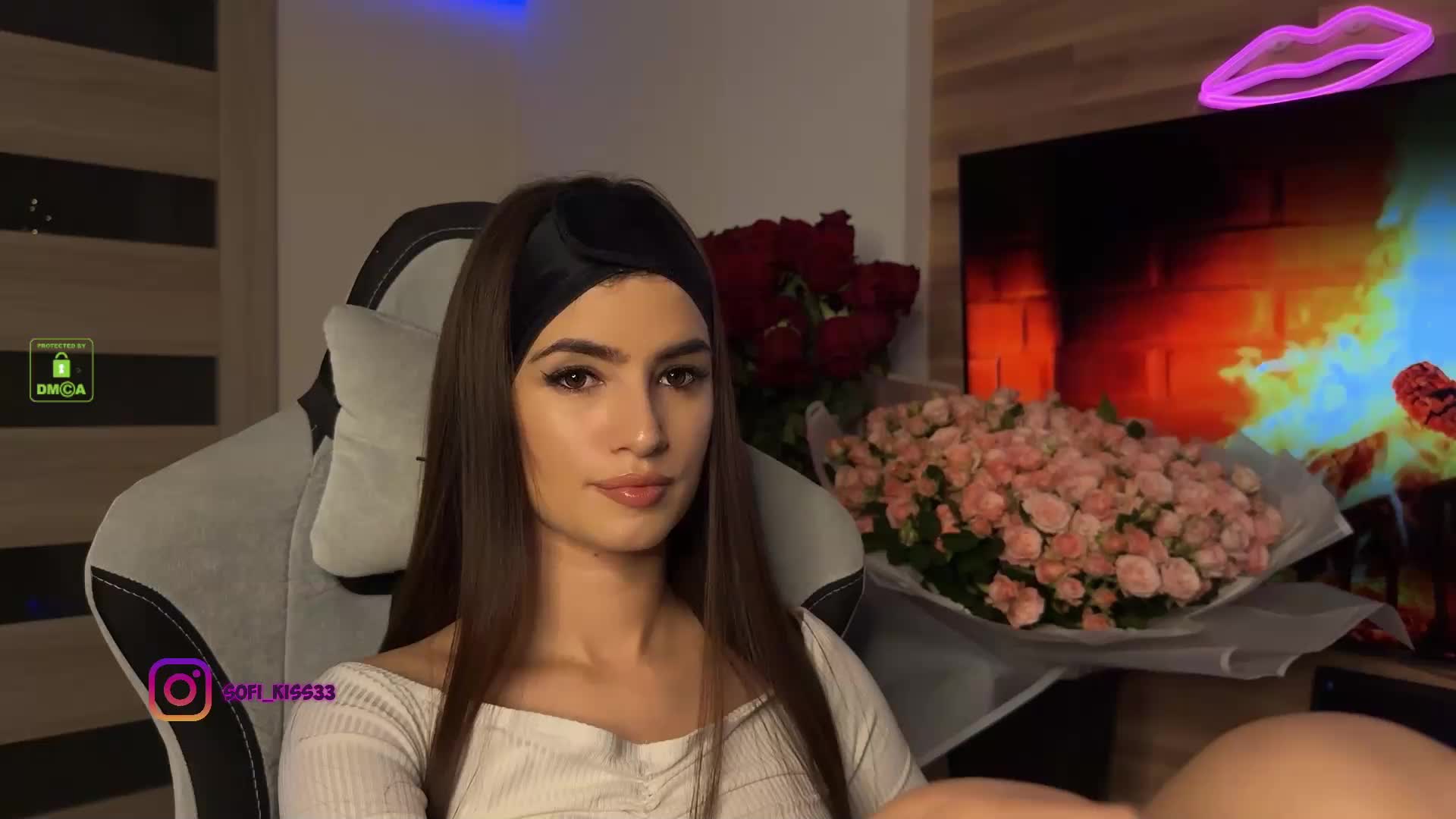 Sofi-Mi Cam Model Chat October 11, 2025