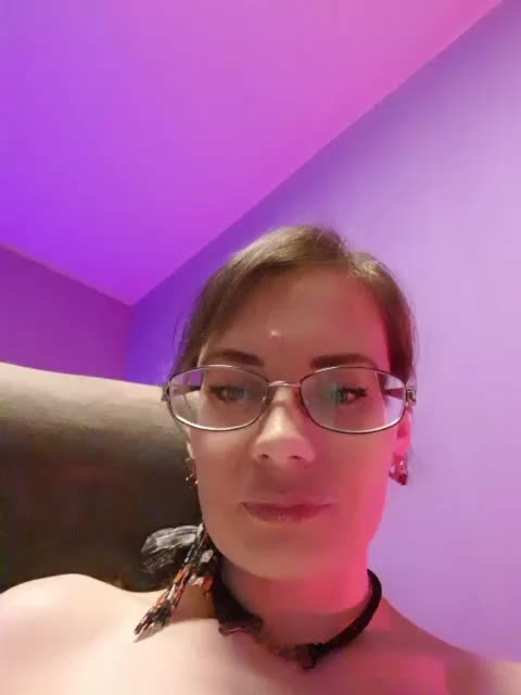 analiMilana Cam Model Chat October 11, 2025