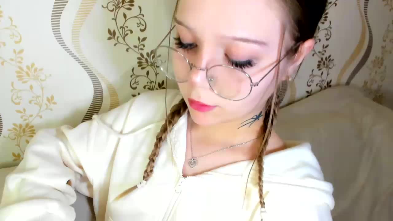 MelMooon Cam Model Chat October 11, 2025