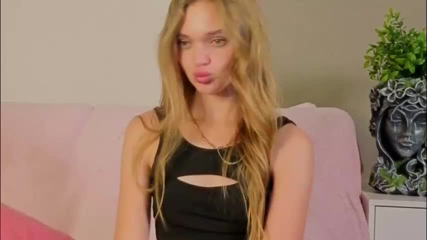 moirawenzinger Cam Model Chat October 11, 2025