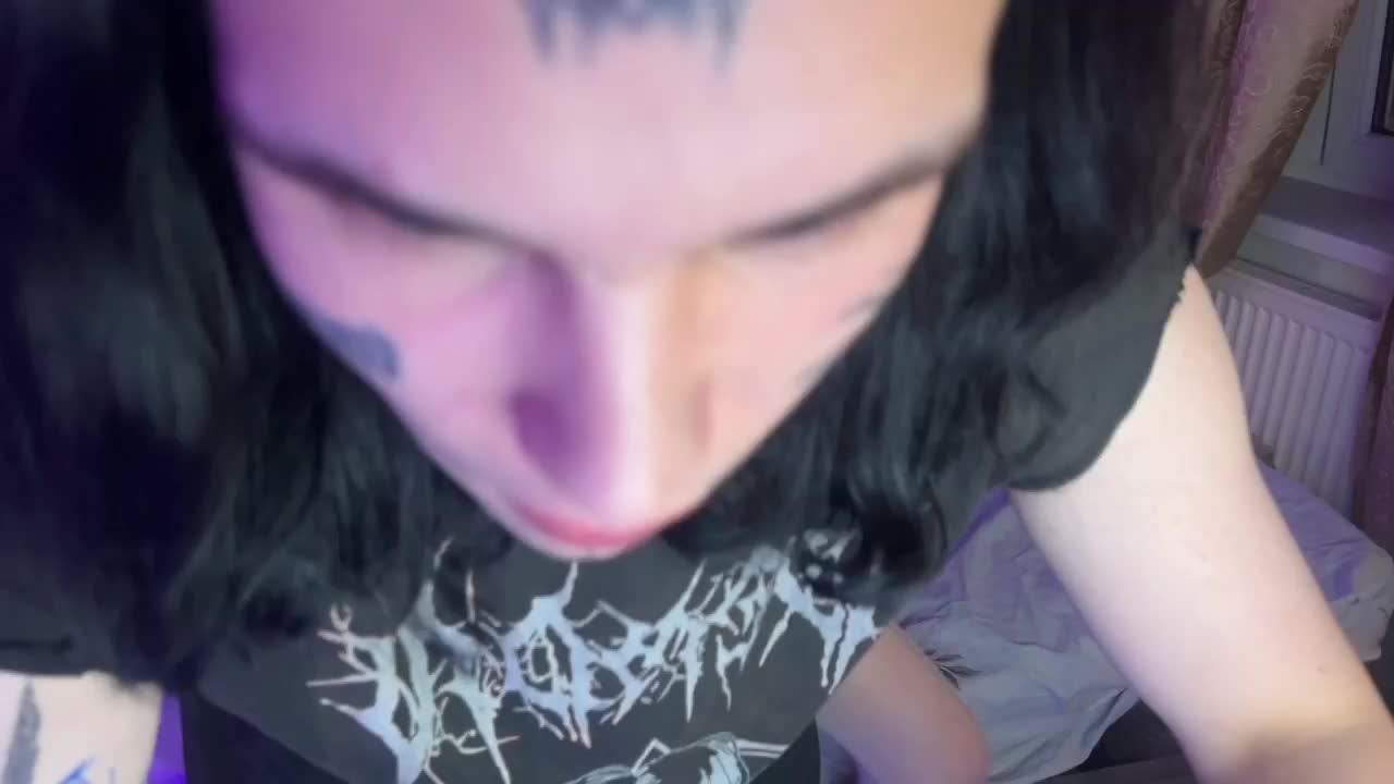 WetLips Cam Model Chat October 11, 2025