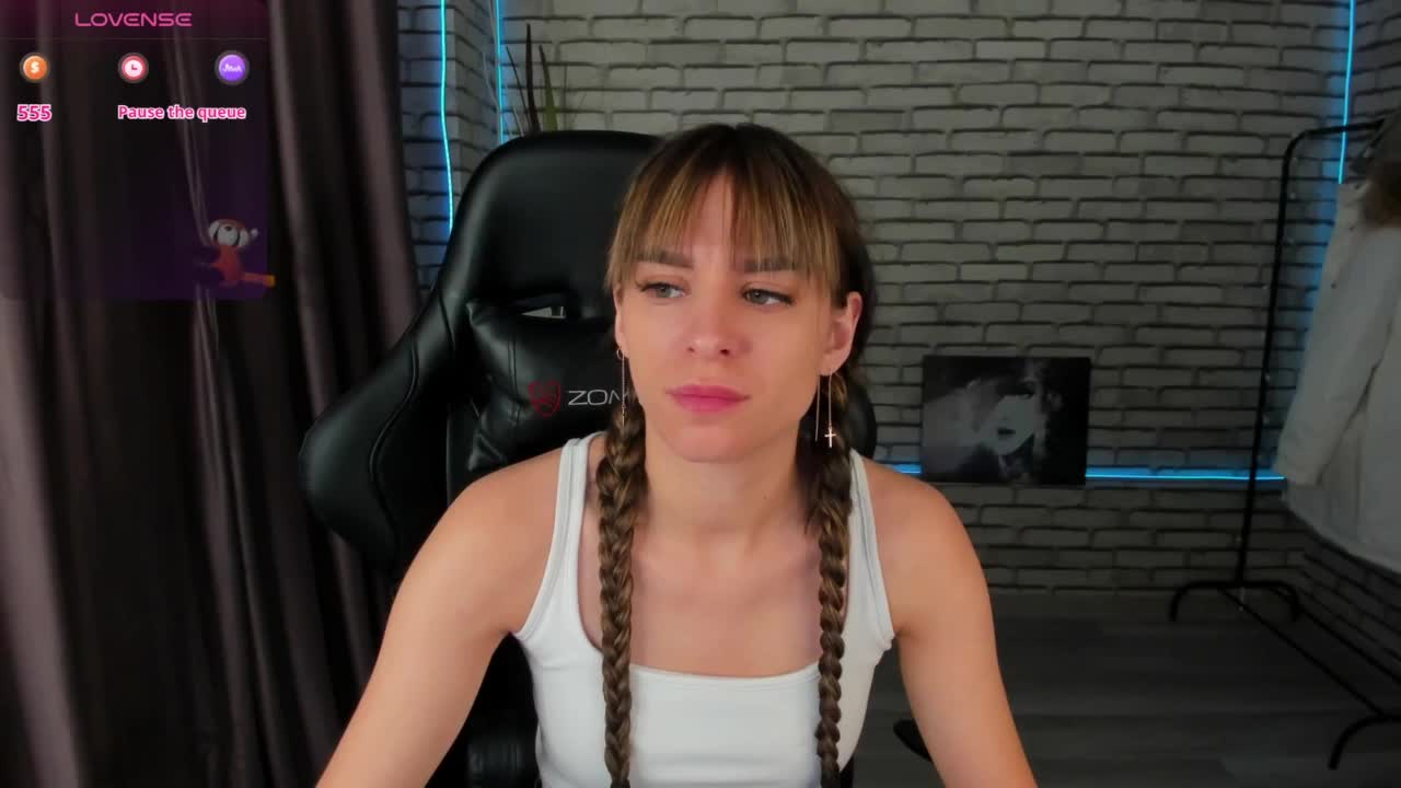 emy-angel1 Cam Model Chat October 11, 2025