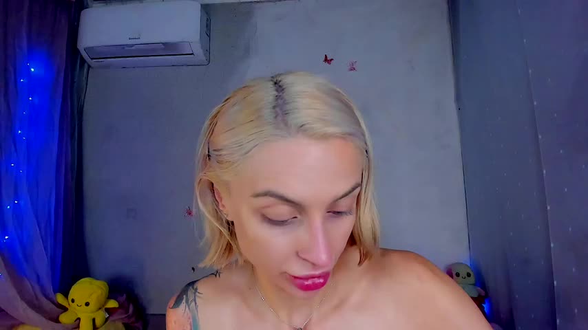 LickLizzy Cam Model Chat October 11, 2025