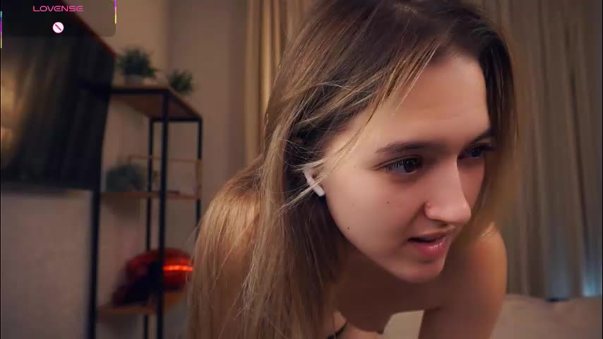 hip_hop_baby Cam Model Chat October 11, 2025