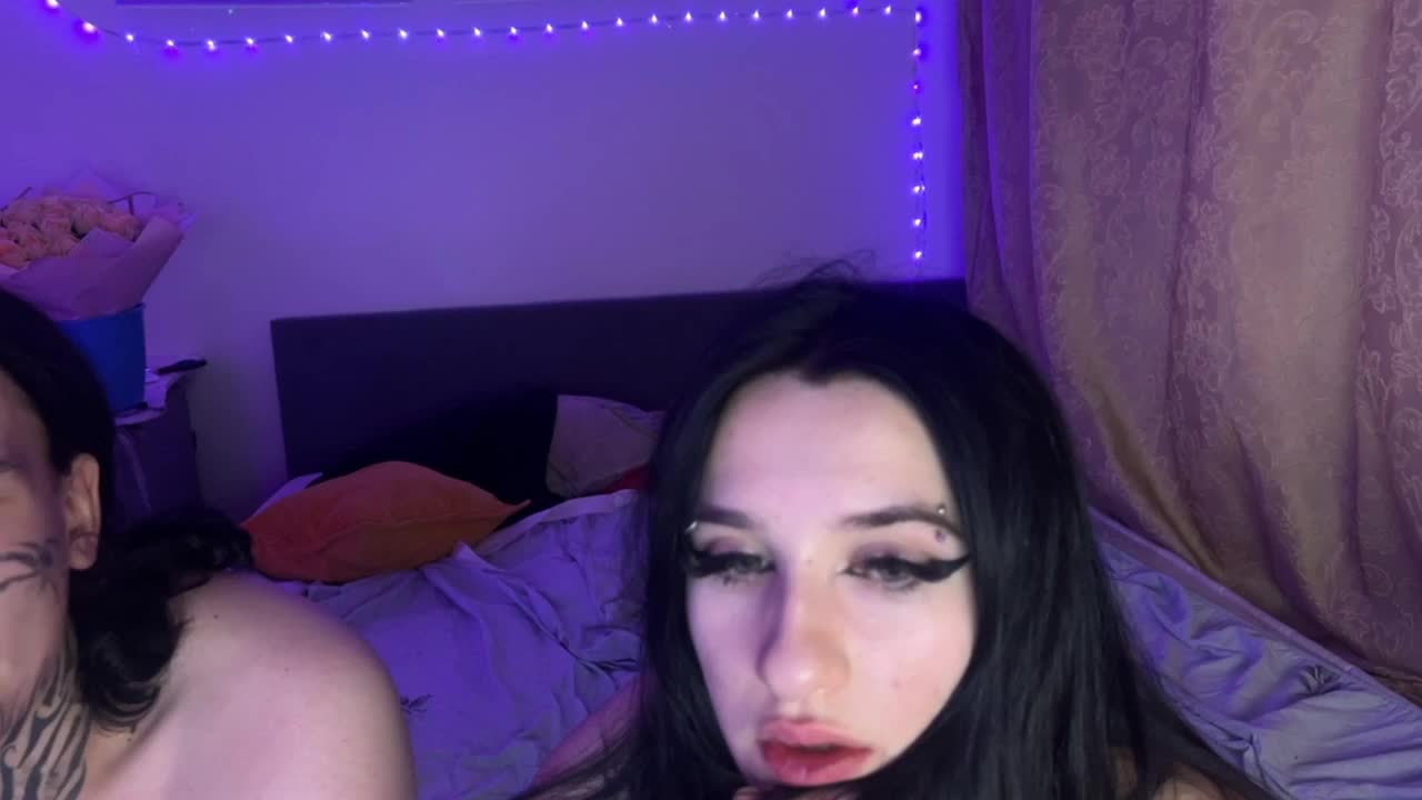 WetLips Cam Model Chat October 11, 2025