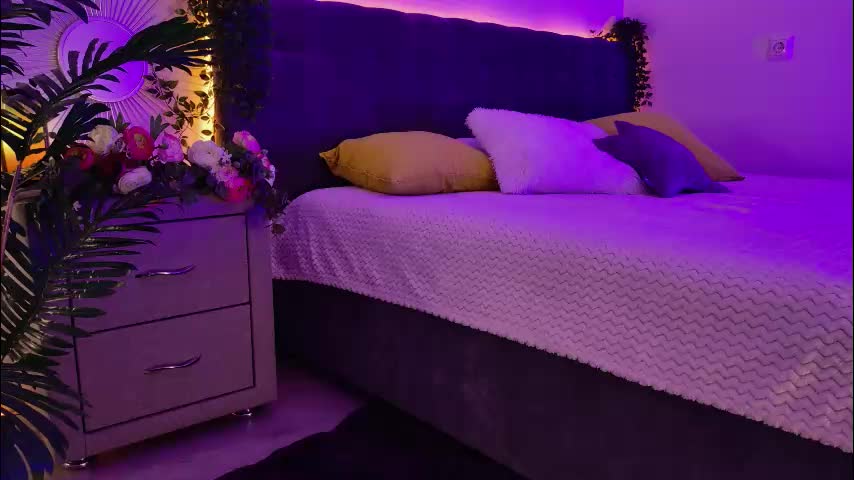 gwenhilton Cam Model Chat October 11, 2025