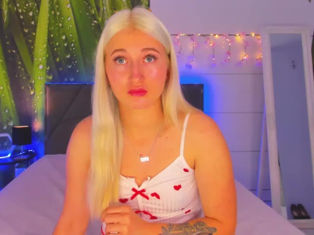 HollyTaillor Cam Model Chat October 11, 2025