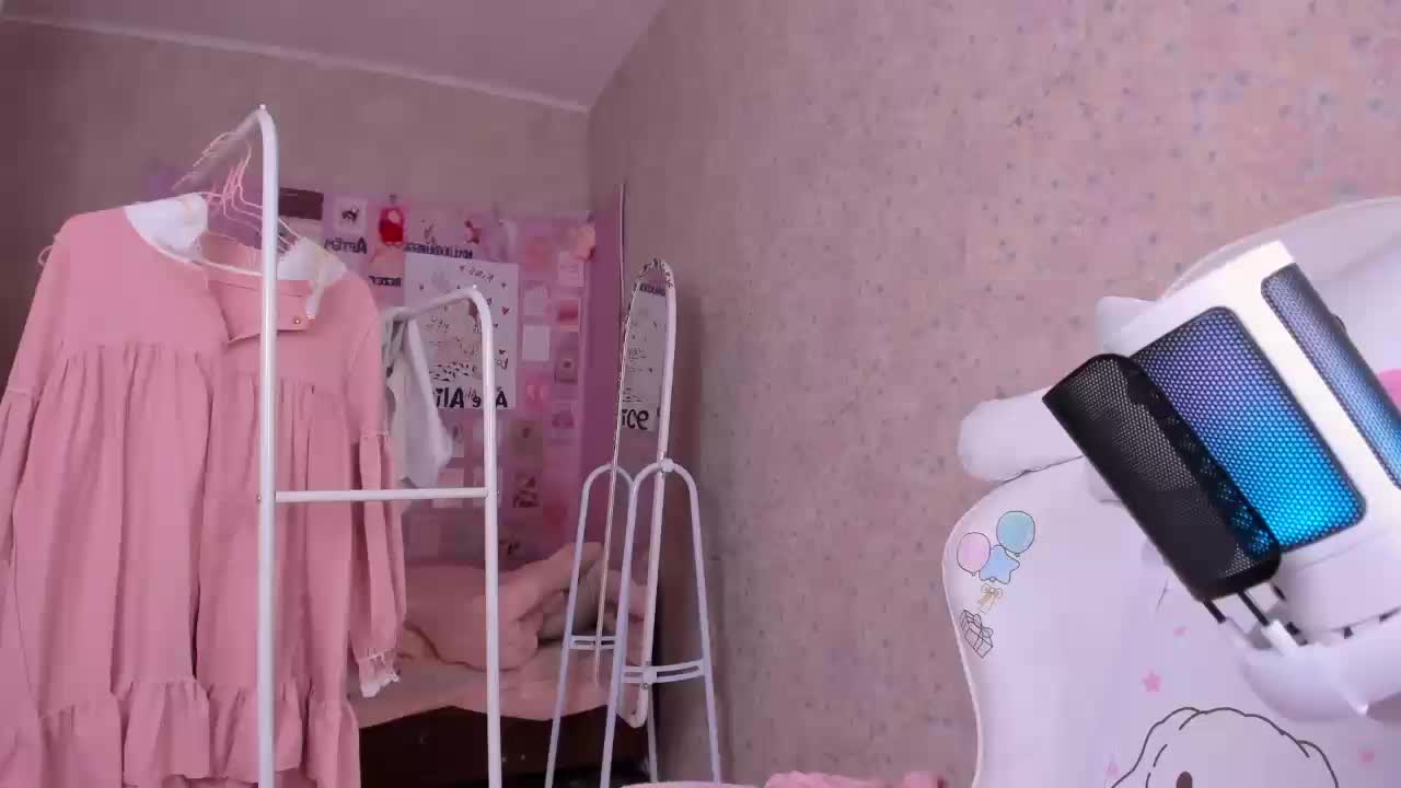 Dark-Willlow Cam Model Chat October 11, 2025