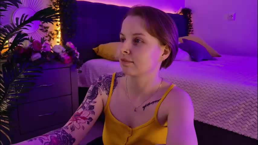 gwenhilton Cam Model Chat October 11, 2025