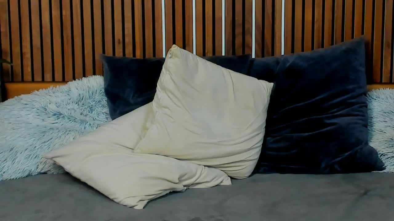 SashaSkyX Cam Model Chat October 11, 2025