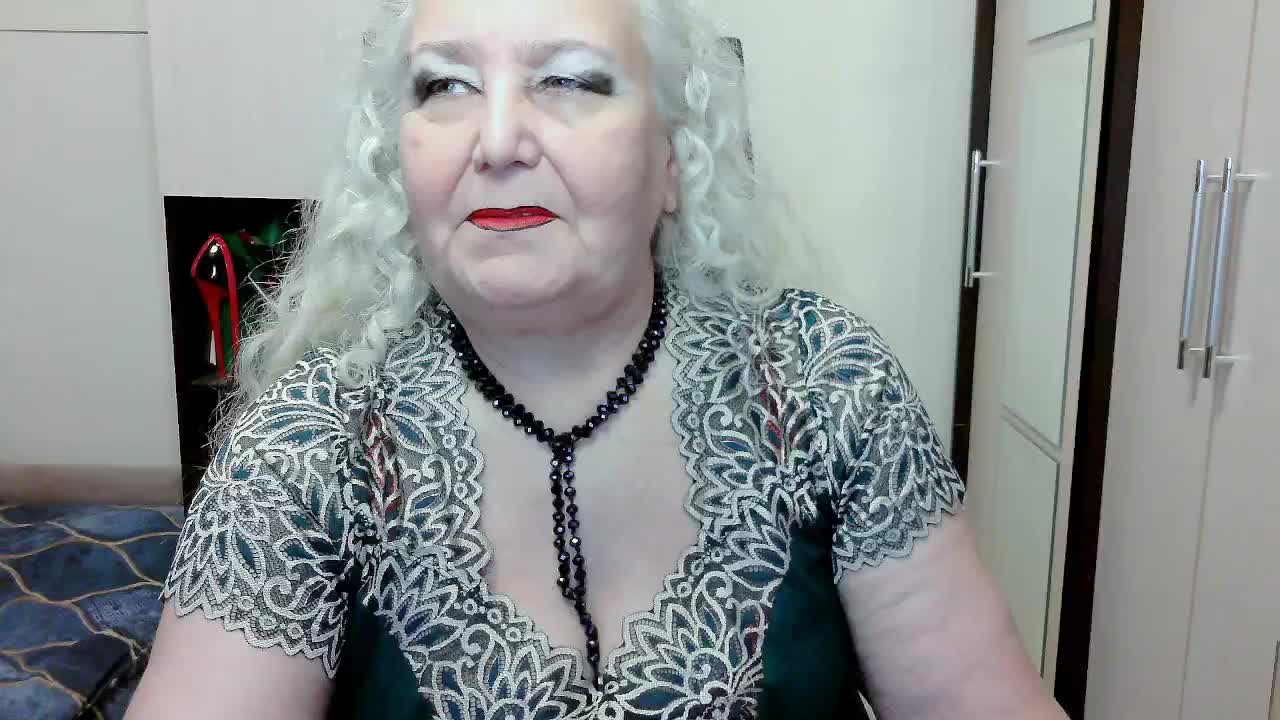 GrannyWants Cam Model Chat October 11, 2025