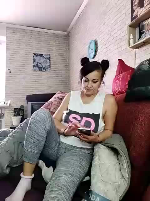 Lina-a-13 Cam Model Chat October 11, 2025