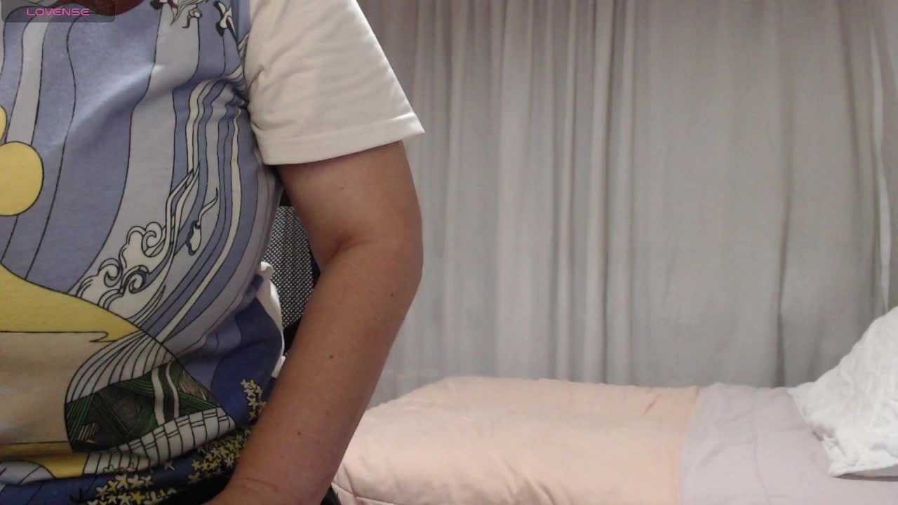 naturalmoommy Cam Model Chat October 11, 2025