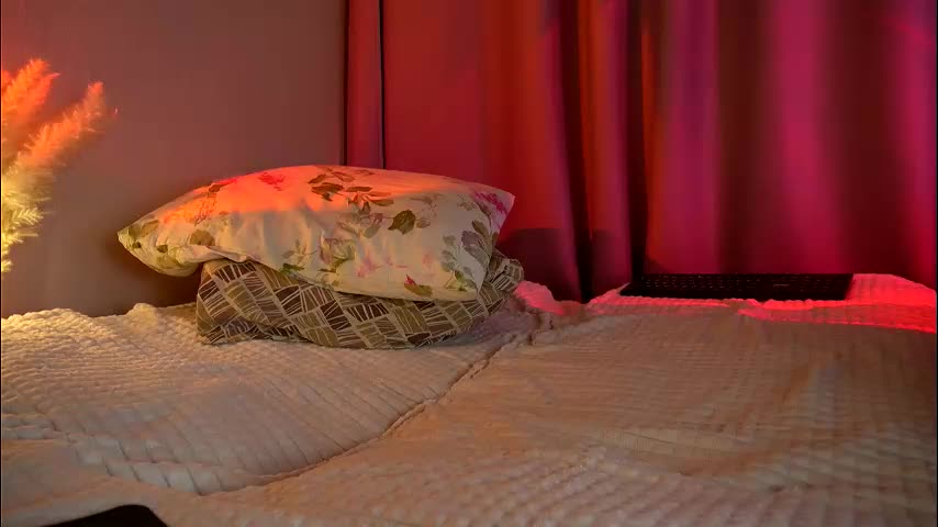 holyyy_fuck Cam Model Chat October 11, 2025