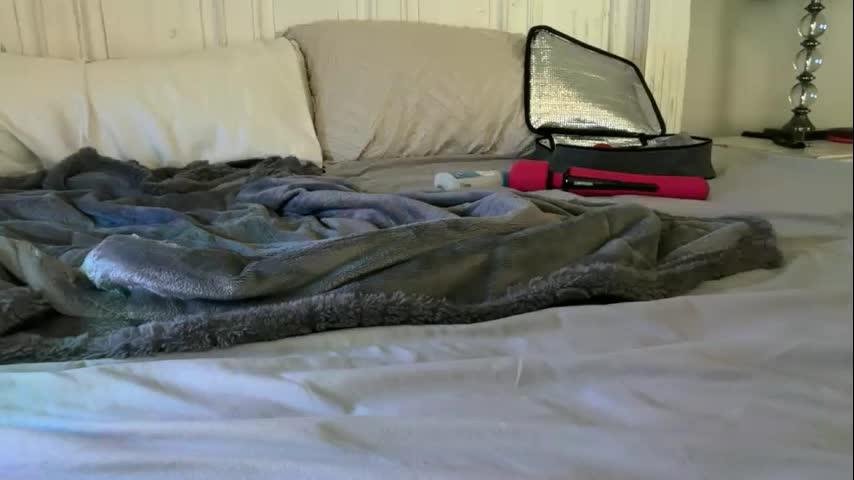 blondechristine99 Cam Model Chat October 11, 2025
