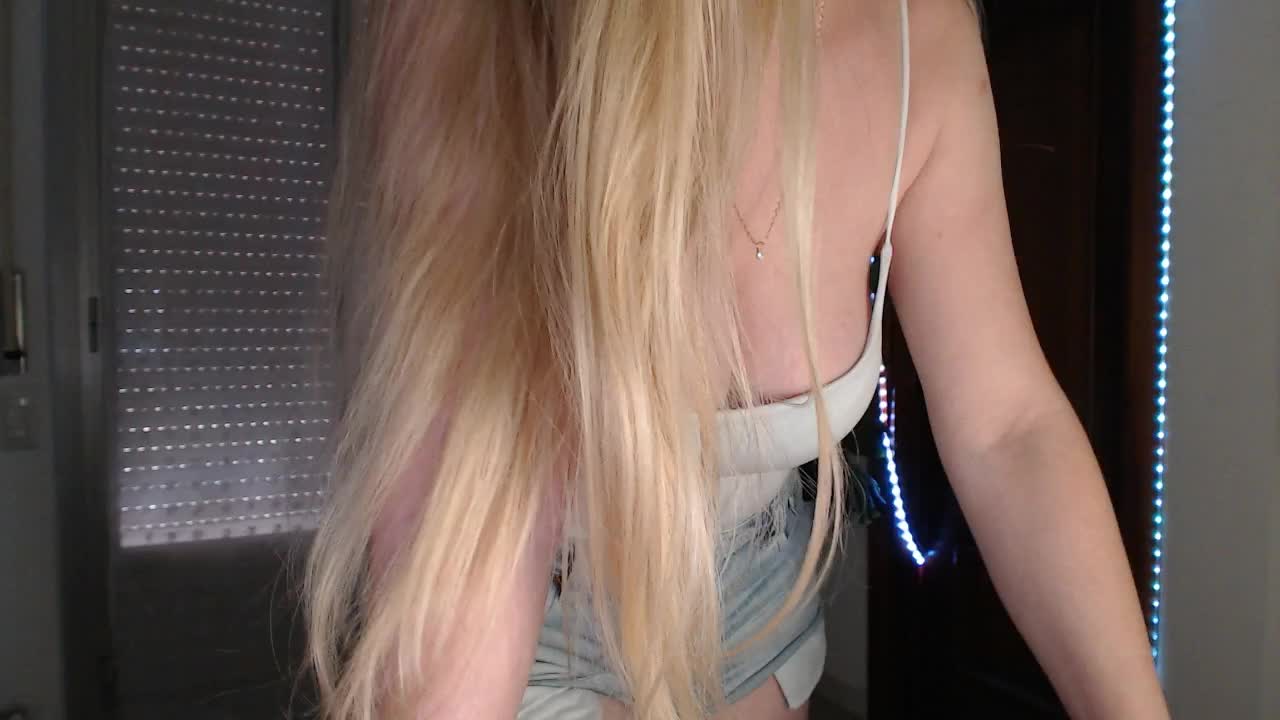 Alina-Lovely Cam Model Chat October 11, 2025