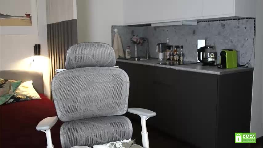 _whoareu_ Cam Model Chat October 11, 2025