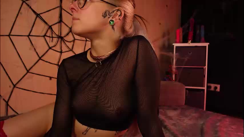 izzy_inked Cam Model Chat October 11, 2025