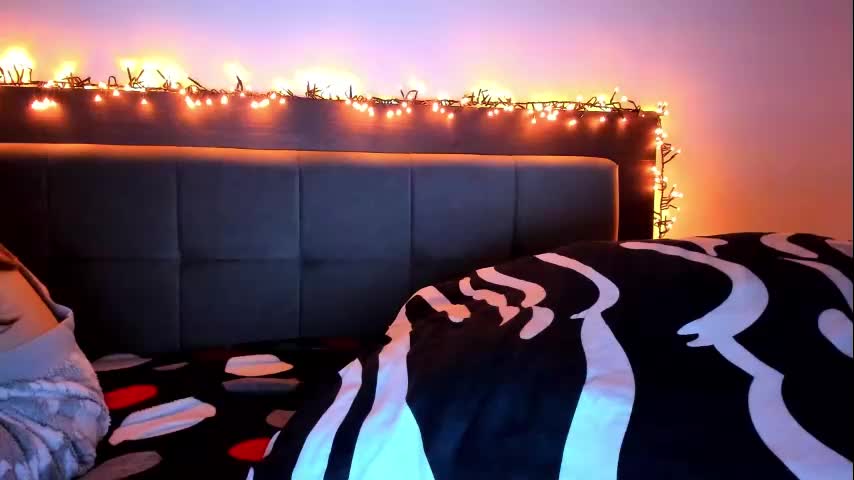 _just_a_simple_girl Cam Model Chat October 11, 2025