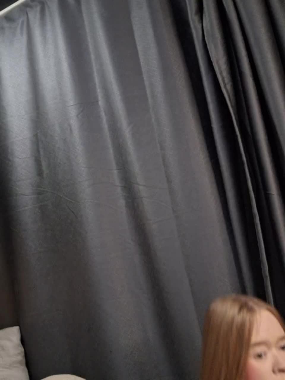 -scyrim- Cam Model Chat October 11, 2025