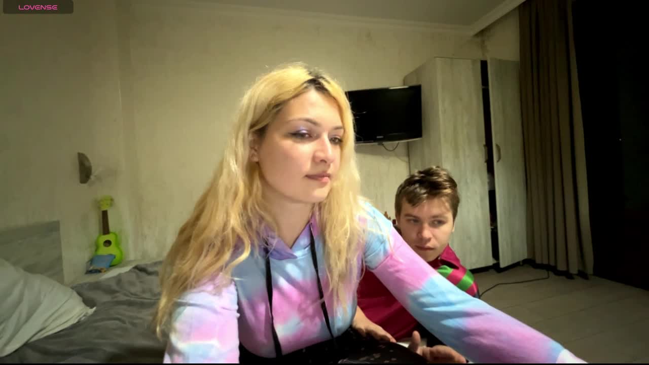 Hikkiii Cam Model Chat October 11, 2025