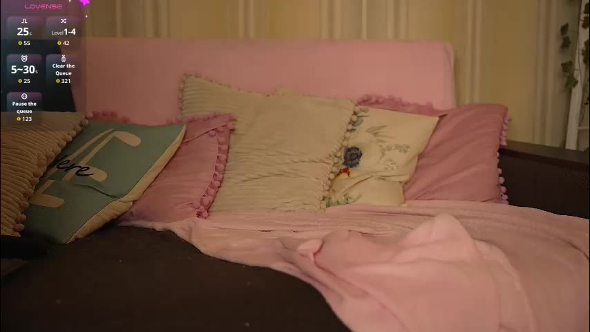 ruminelle Cam Model Chat October 12, 2025