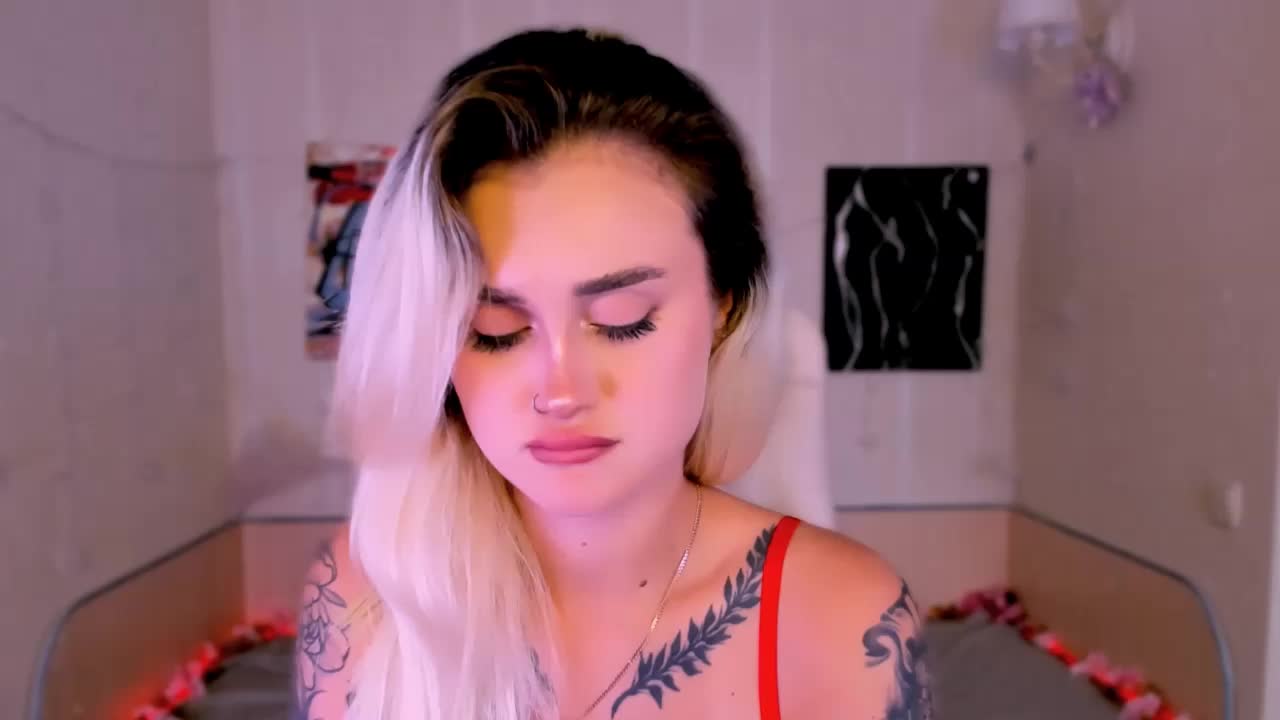 Ravenaaaa Cam Model Chat October 12, 2025