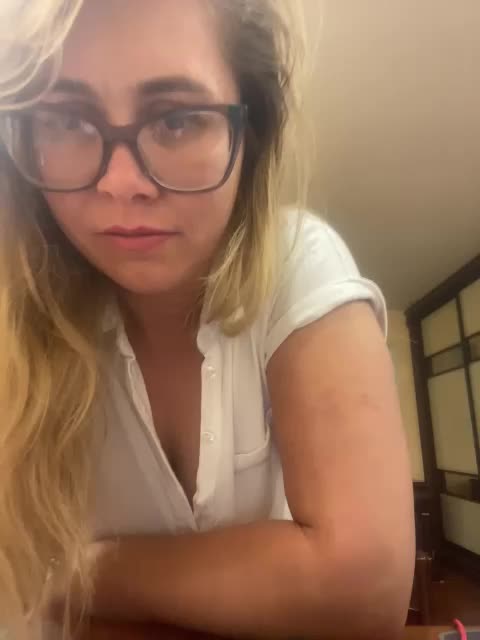 Elegant00Girl Cam Model Chat October 12, 2025