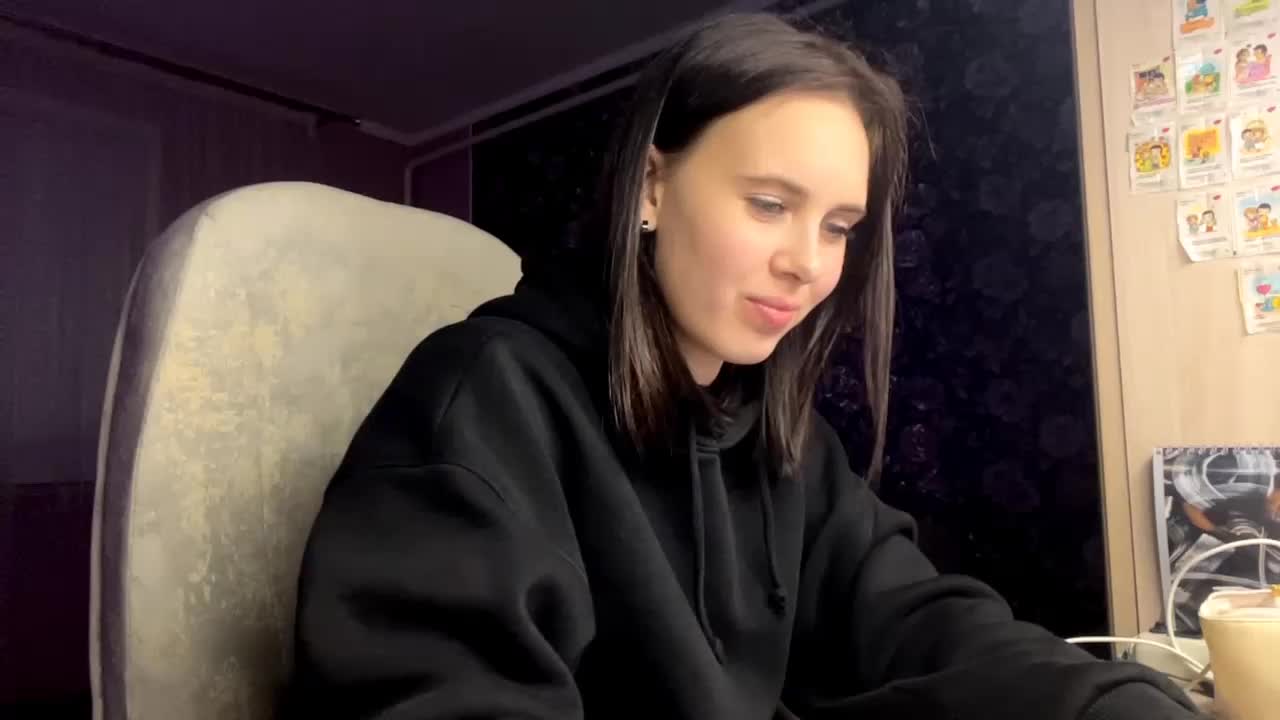 CANDY-LIPS-GIRL Cam Model Chat October 12, 2025