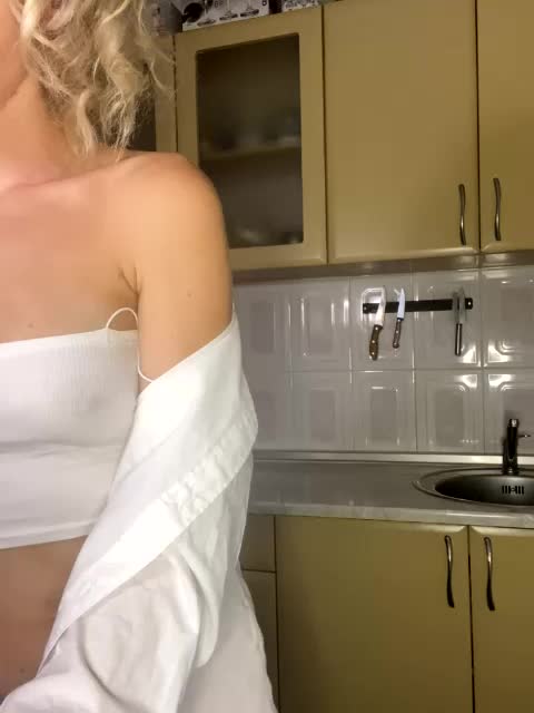 Kristinochka0316 Cam Model Chat October 12, 2025