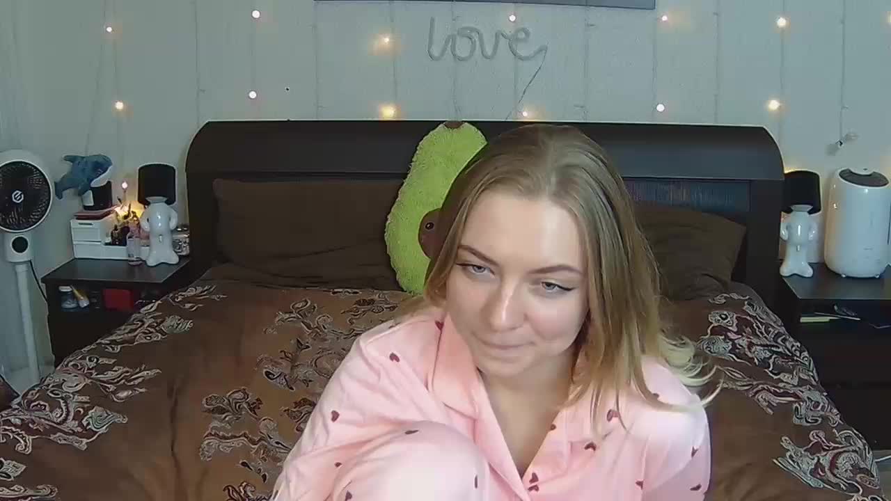 LinkaMalinka Cam Model Chat October 12, 2025