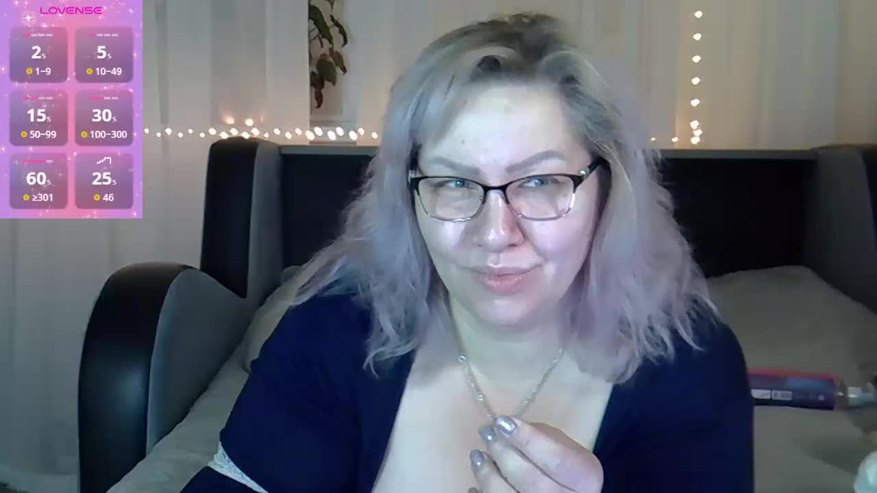 AngelinaGlam Cam Model Chat October 12, 2025