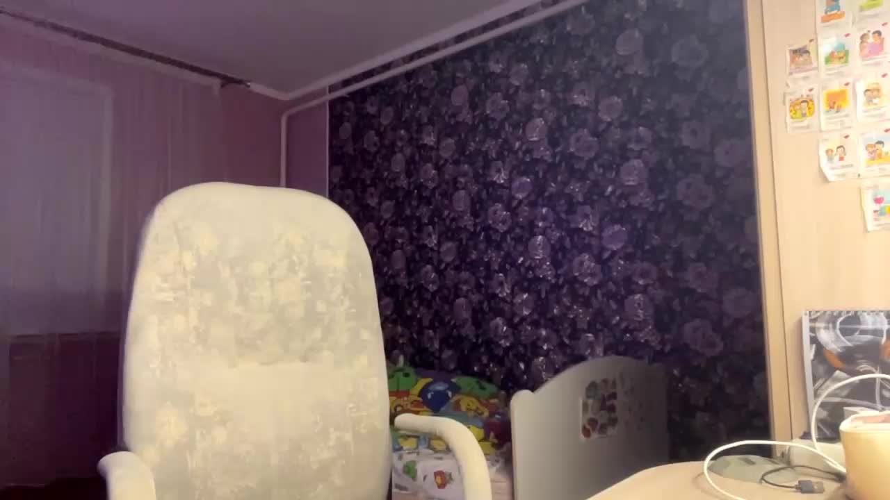 CANDY-LIPS-GIRL Cam Model Chat October 12, 2025