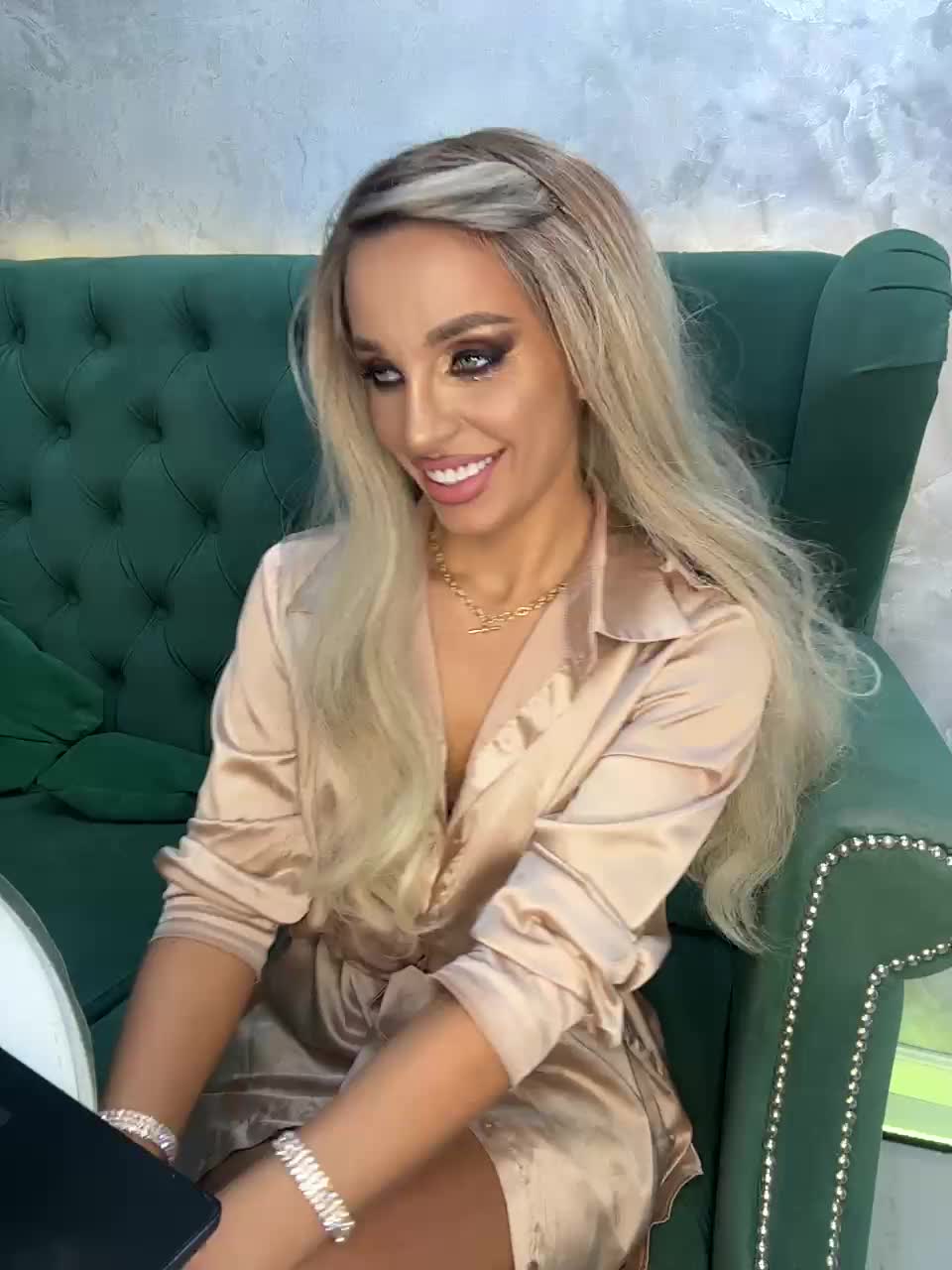 Darina_ Cam Model Chat October 12, 2025