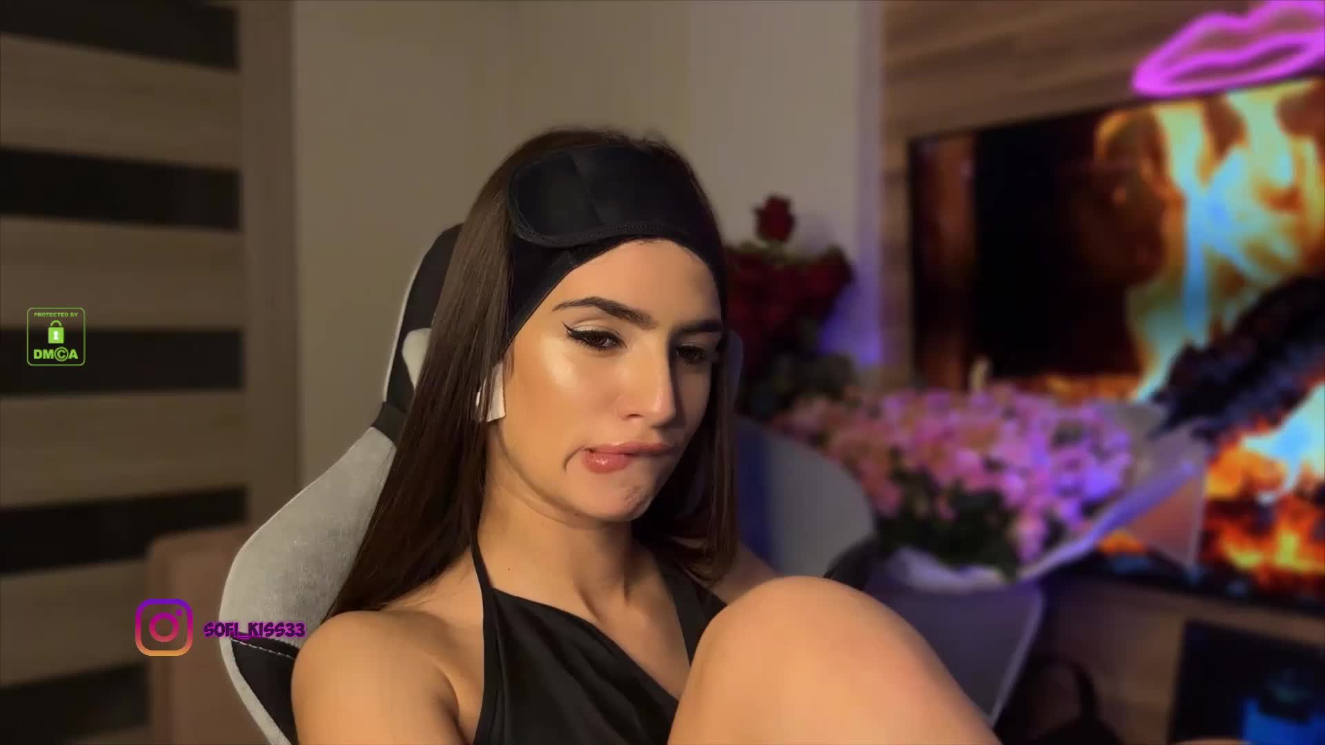 Sofi-Mi Cam Model Chat October 12, 2025