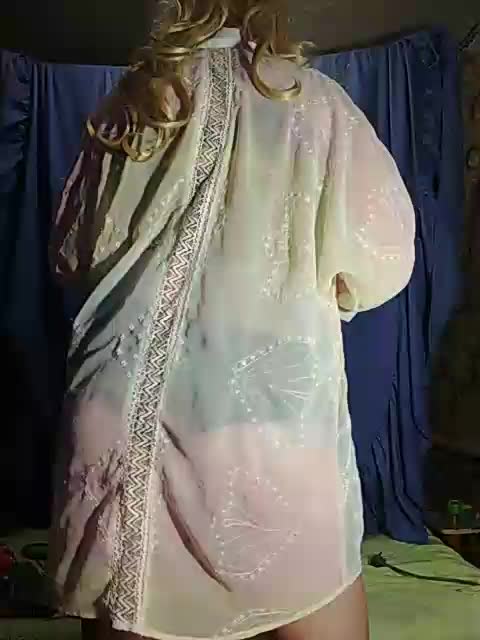 FameLara Cam Model Chat October 12, 2025