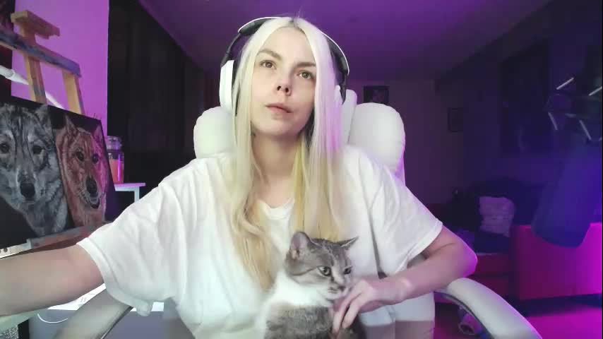 tinykylie Cam Model Chat October 12, 2025