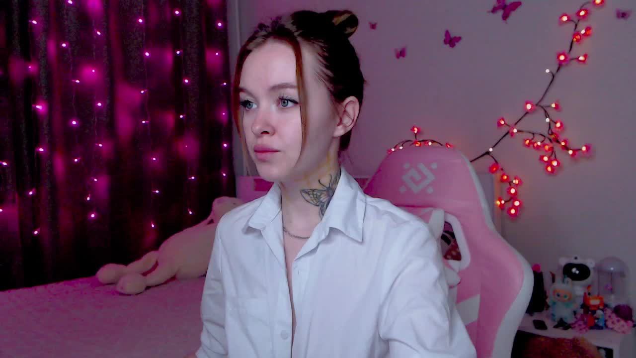 NaughtyMable Cam Model Chat October 12, 2025