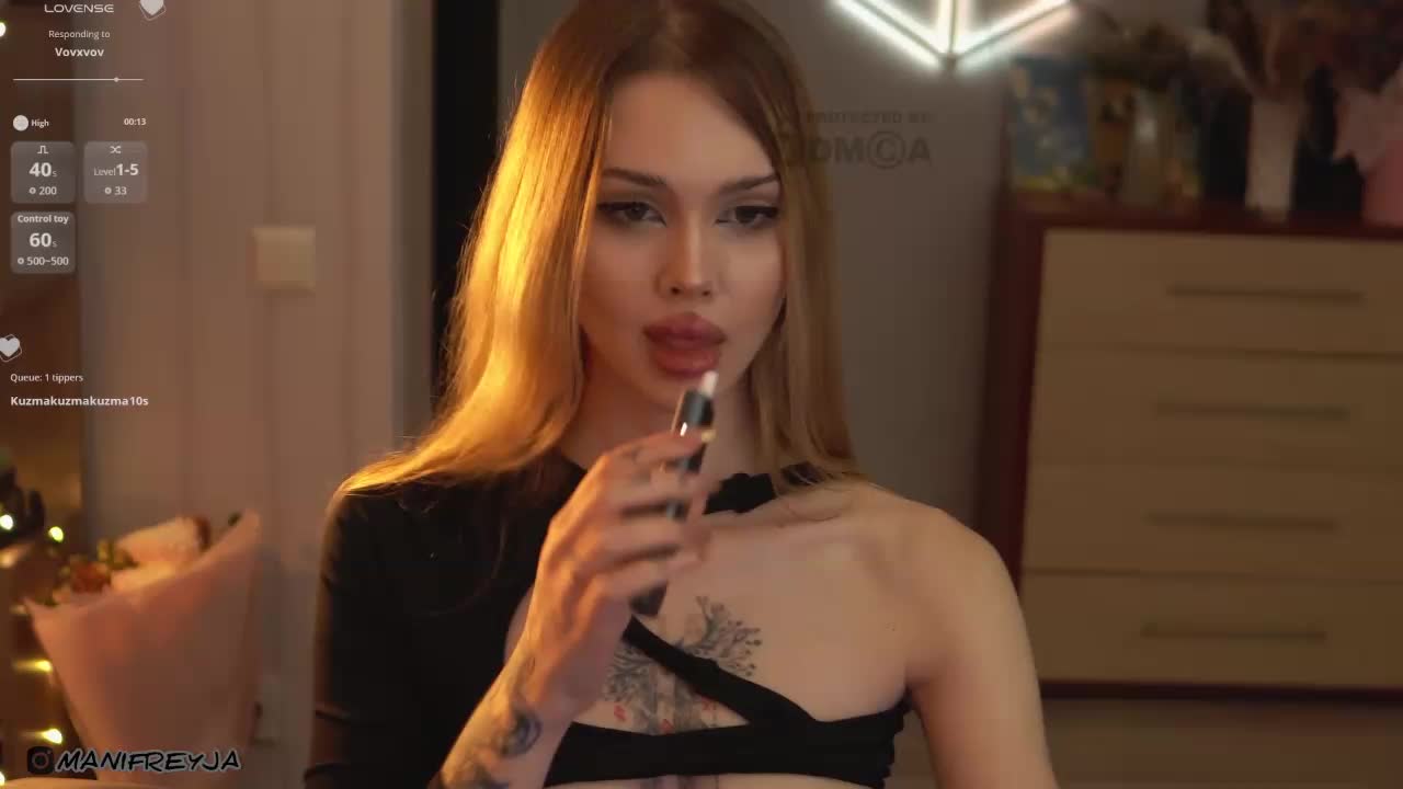 ManiFreyja Cam Model Chat October 12, 2025