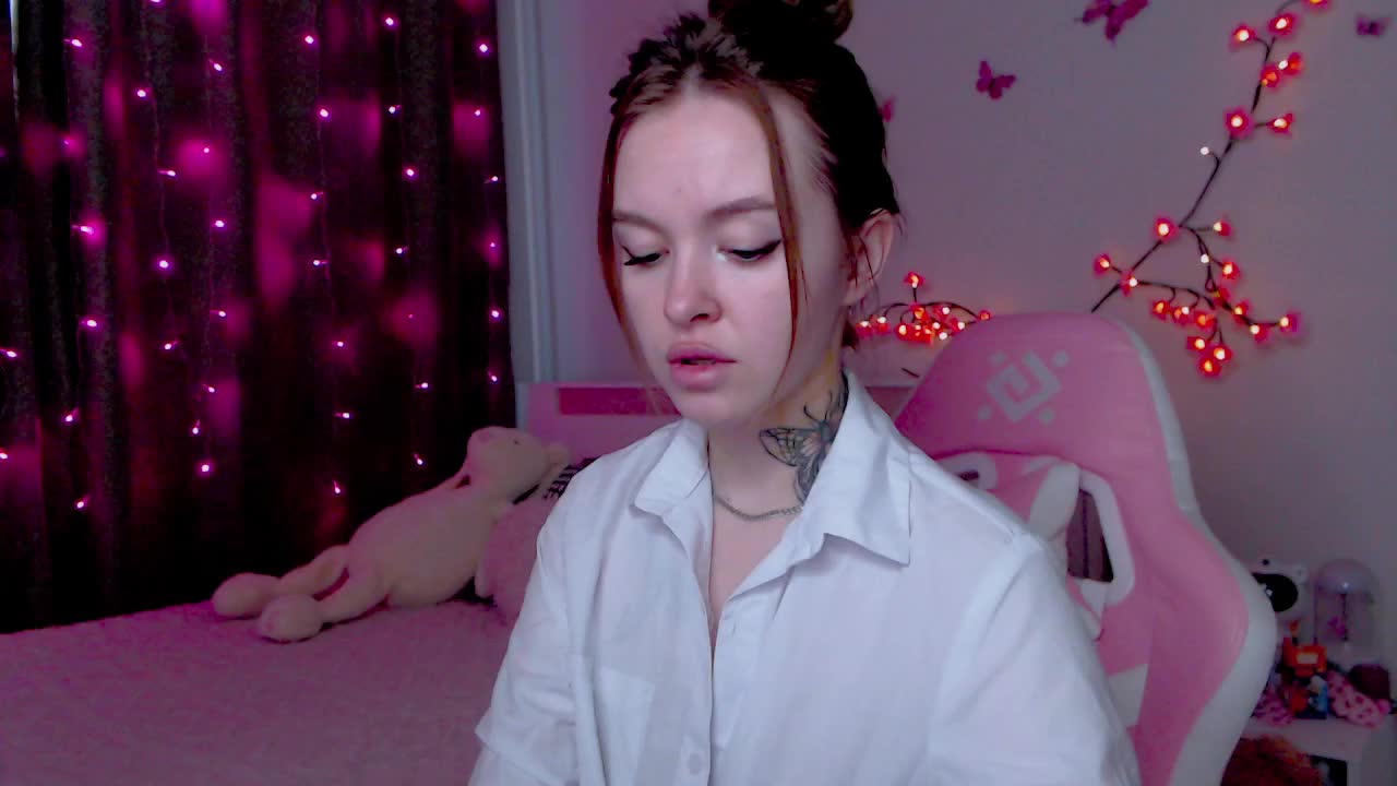 NaughtyMable Cam Model Chat October 12, 2025