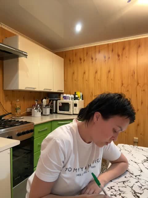 vik77777A Cam Model Chat October 12, 2025