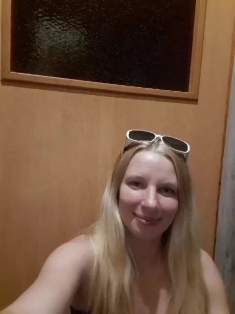 -nelya- Cam Model Chat October 12, 2025