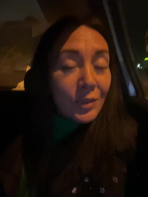 Karolina_Milf Cam Model Chat October 12, 2025