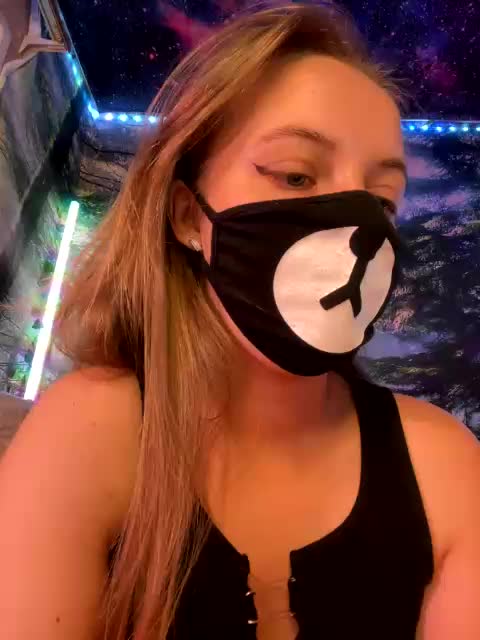 -Summer- Cam Model Chat October 12, 2025