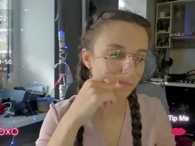 KikNika Cam Model Chat October 12, 2025