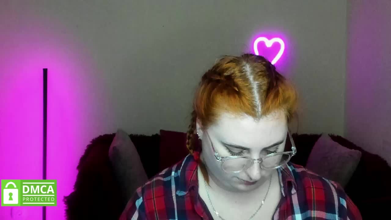 Aliciaredluv Cam Model Chat October 12, 2025