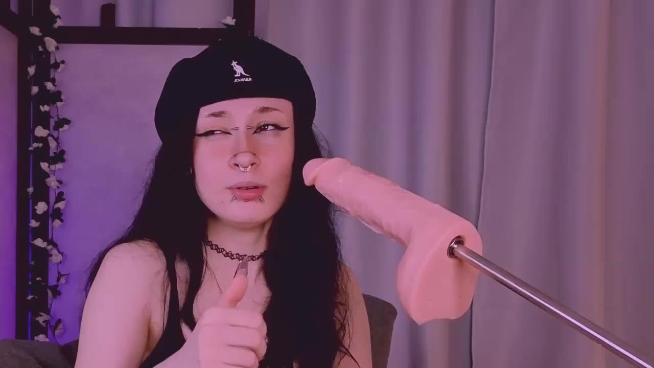 Juicy-Vikki Cam Model Chat October 12, 2025